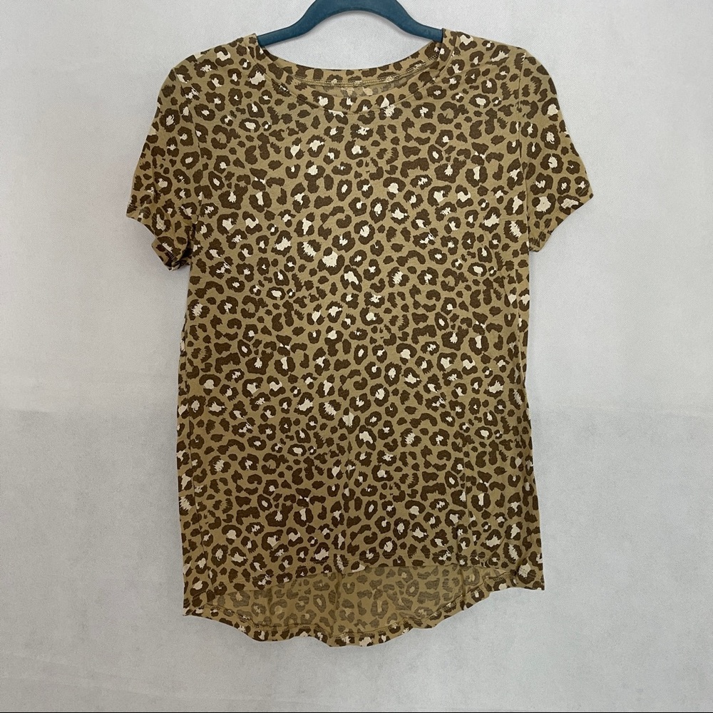 Zoe & Liv Cheetah Shirt Size M